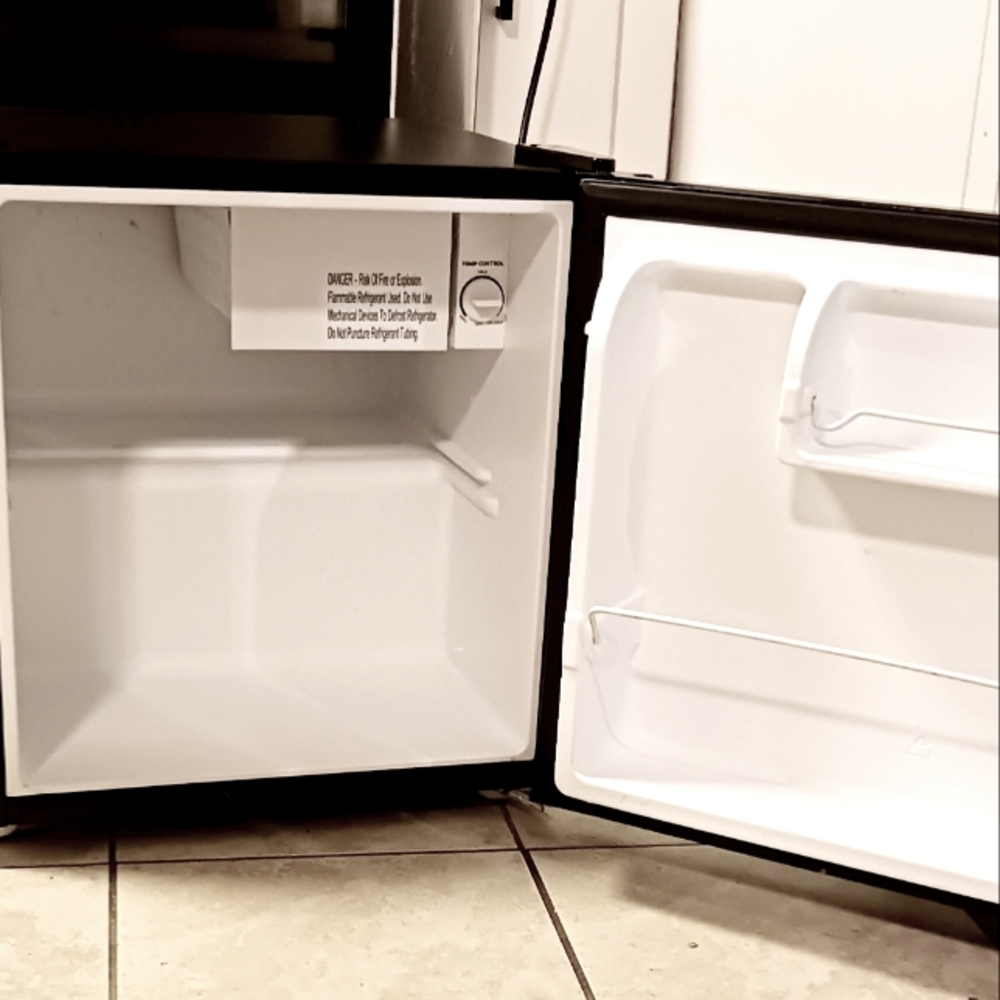 Sunbeam Mini Fridge